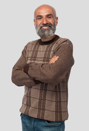 Felsenkind Herren Strickpullover – Warmer Winterpullover mit Karomuster, Rundhals, Braun/Beige